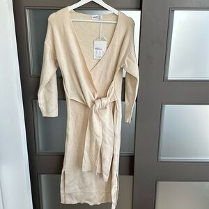 Wrap dress in wool 30%